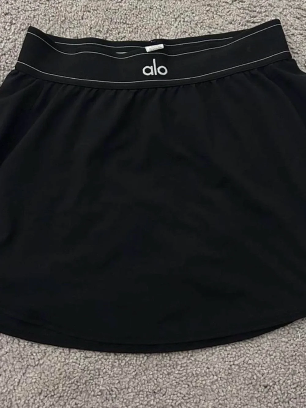 ALO Yoga Black Athletic Skirt with Logo Waistband